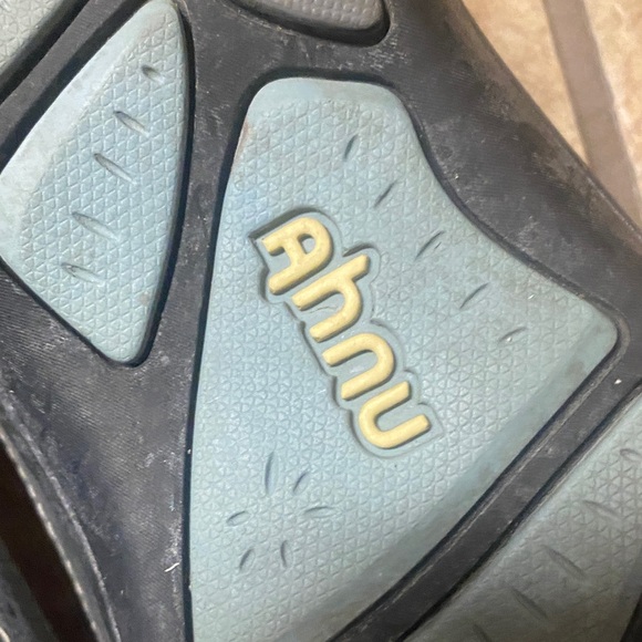 Ahnu Women's Leather Ballet Flats in Gray & Blue Size 9 - Picture 9 of 10